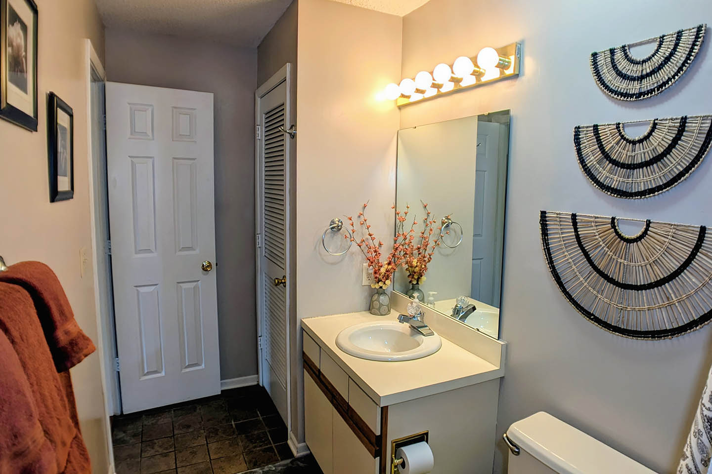 TreeTop_guest bath 2