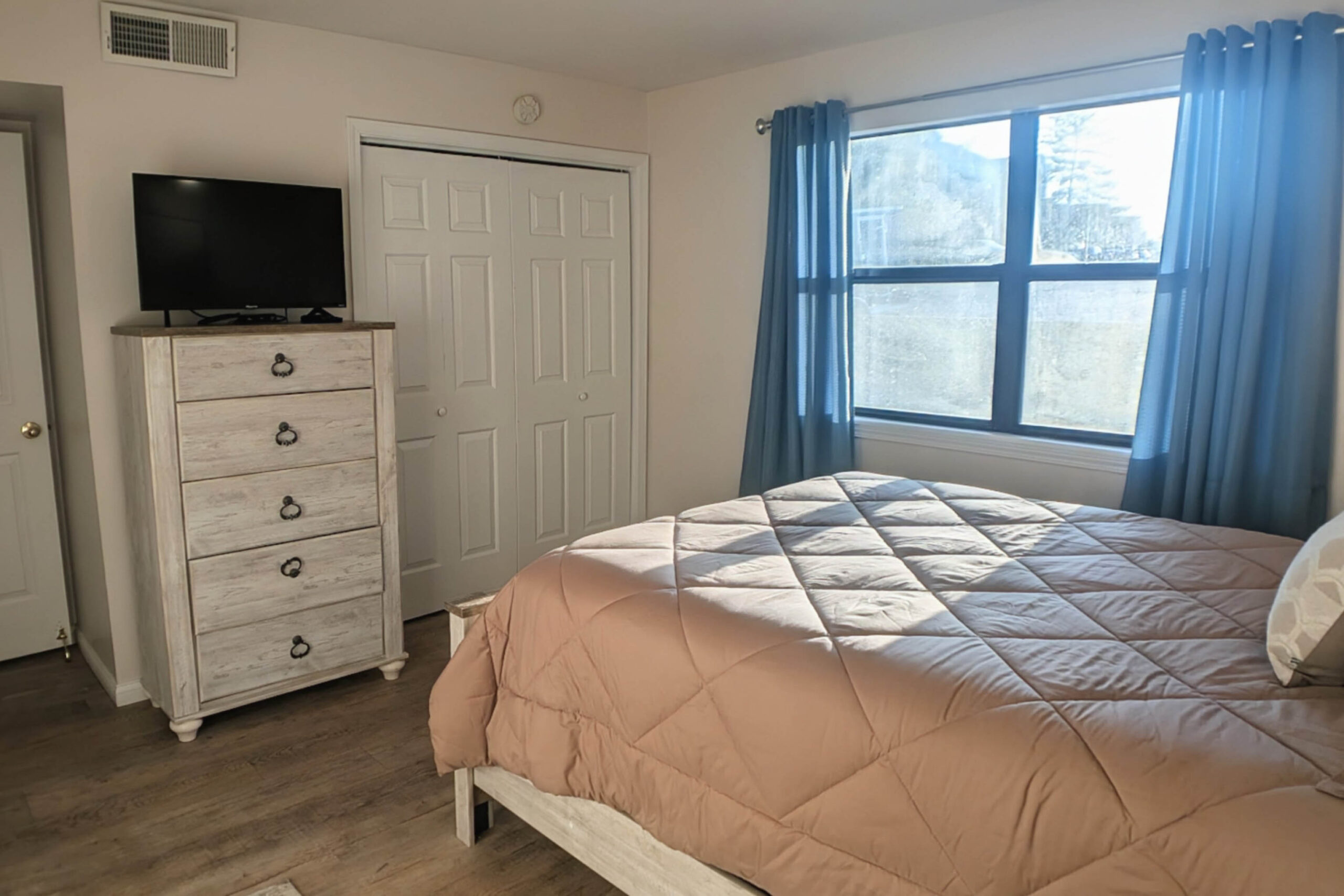 PXL_20260209_225704796.MP~2